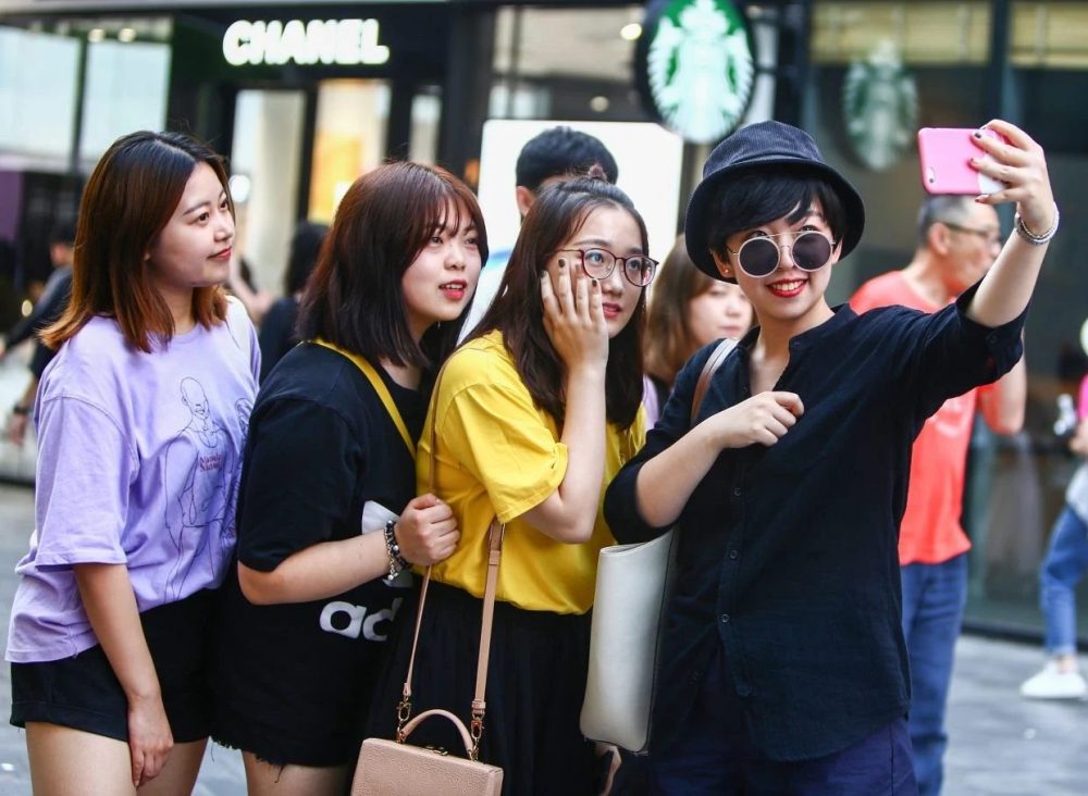 Khách hàng số thay đổi, doanh nghiệp tiếp cận theo cách nào? Khách hàng số thay đổi, doanh nghiệp tiếp cận theo cách nào?