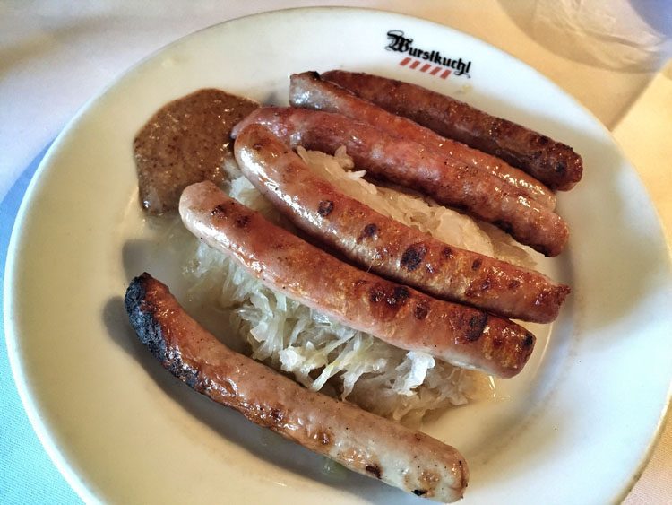 Nhà hàng xúc xích gần 900 tuổi ở Đức
