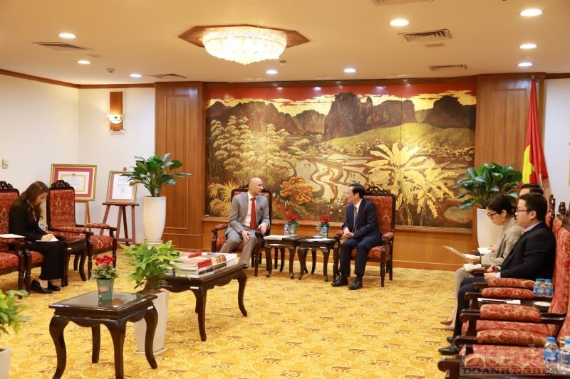 Nâng cao hiệu quả hợp tác giữa doanh nghiệp Việt Nam và UAE Nâng cao hiệu quả hợp tác giữa doanh nghiệp Việt Nam và UAE