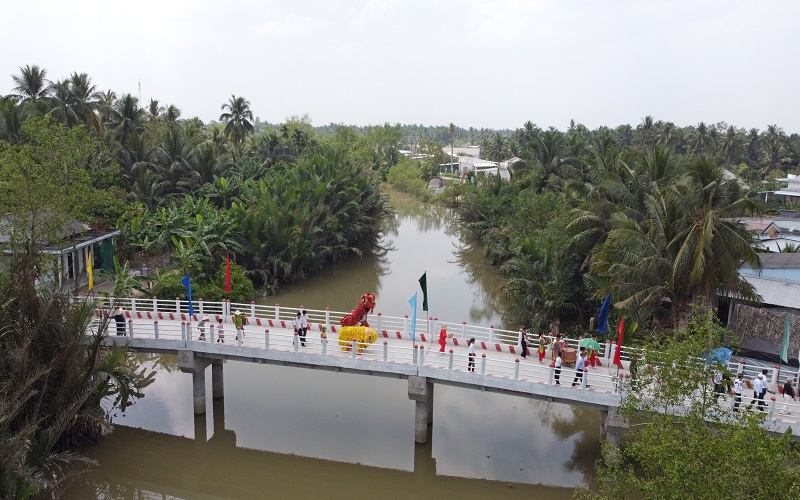 Khánh thành cầu nối yêu thương hơn 4 tỷ đồng tại Vĩnh Long Khánh thành cầu nối yêu thương hơn 4 tỷ đồng tại Vĩnh Long