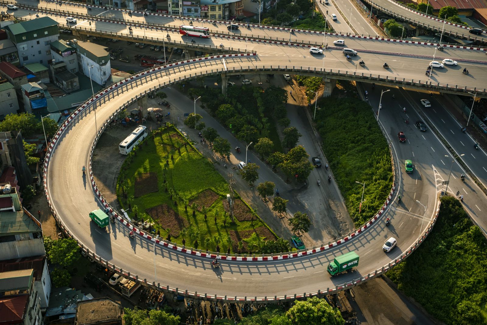 Giao Hàng Tiết Kiệm - Hành trình 10 năm nỗ lực trở thành Thương hiệu quốc gia