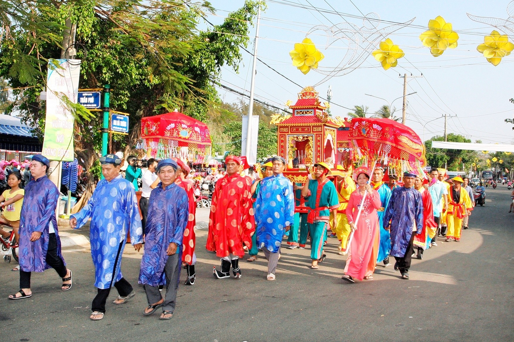 Lễ hội truyền thống Dinh Cô của ngư dân vùng biển thị trấn Long Hải