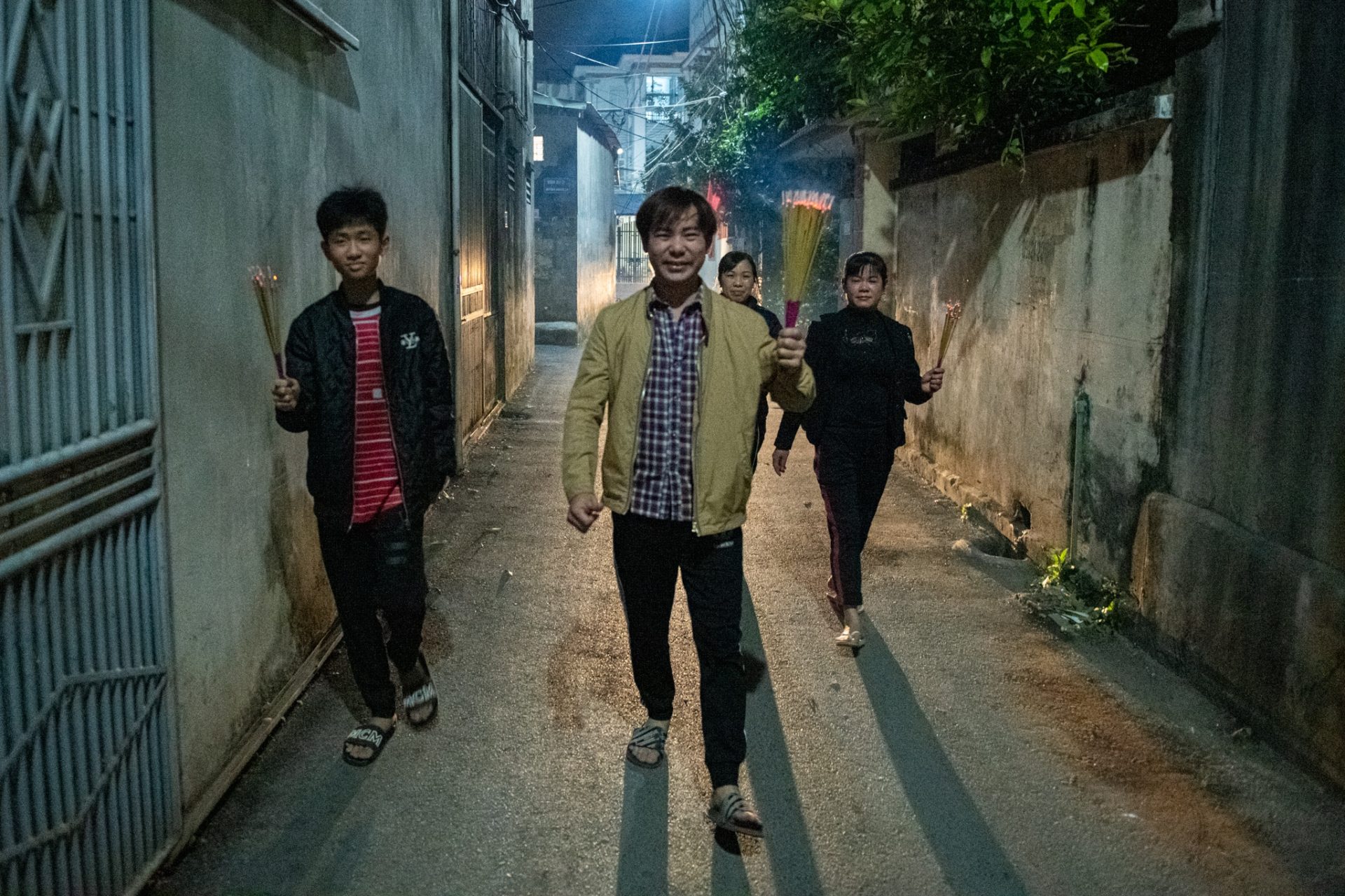 Lễ rước lửa cầu cầu may mắn của người dân Hà Nội