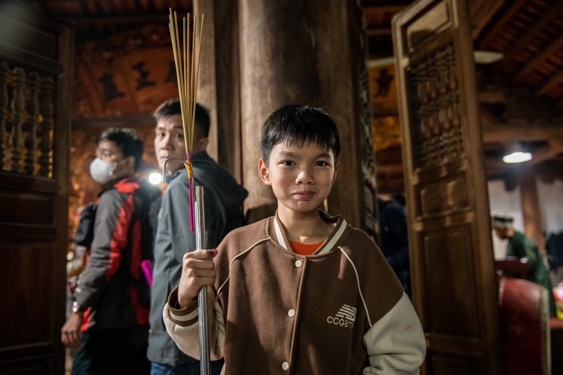 Lễ rước lửa cầu cầu may mắn của người dân Hà Nội