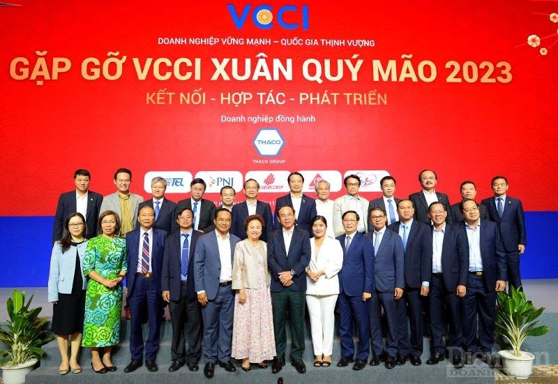 Đông Nam Bộ: Chi phí không chính thức vẫn còn phổ biến Đông Nam Bộ: Chi phí không chính thức vẫn còn phổ biến