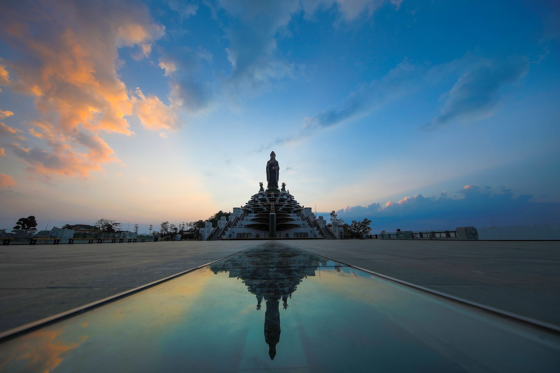 Lý do hàng triệu người hành hương lên núi Bà Đen quanh năm Lý do hàng triệu người hành hương lên núi Bà Đen quanh năm