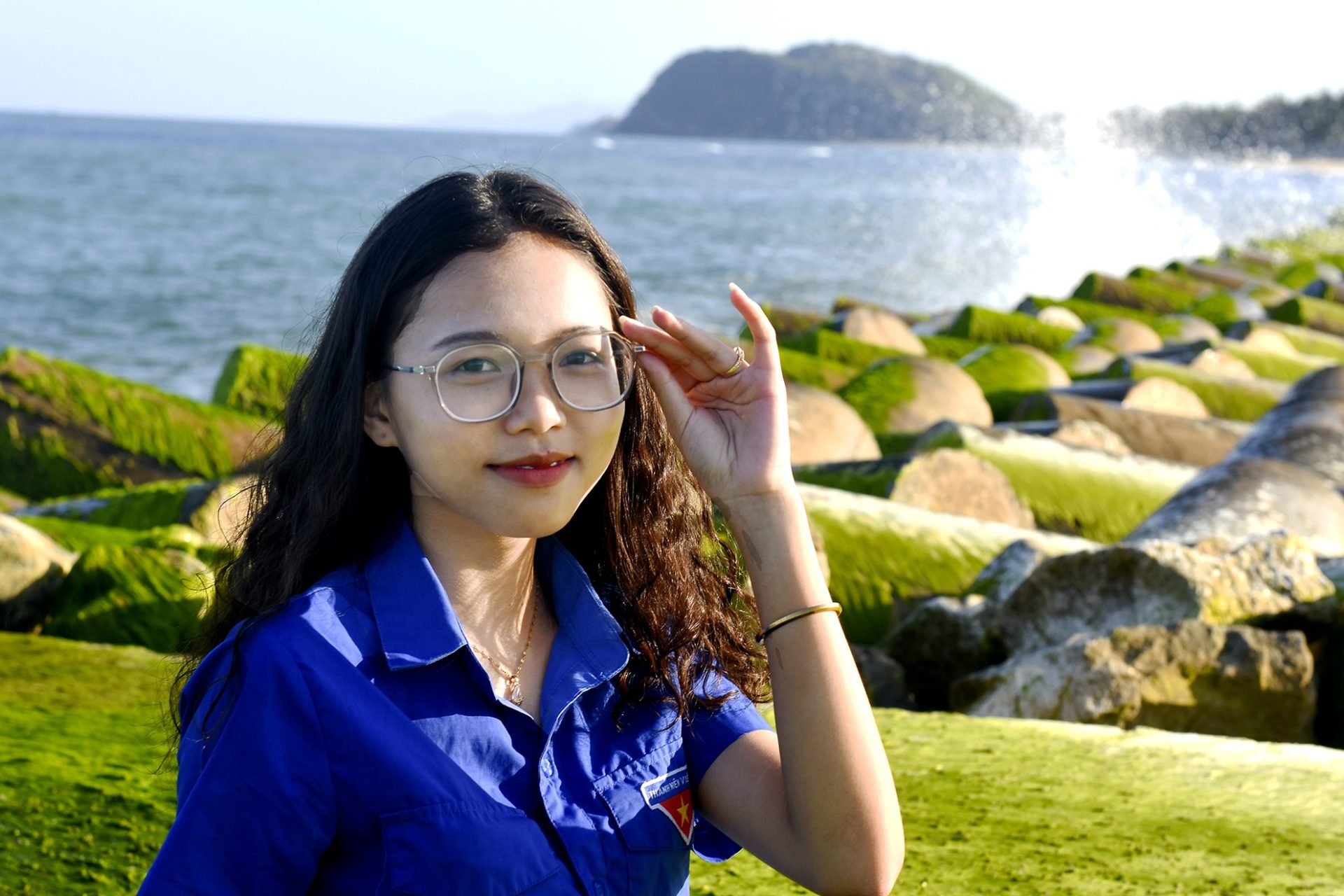 Gành đá như con rùa bơi ra biển Sa Huỳnh