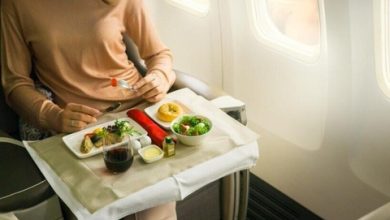 Mẹo ăn ngon miệng trên máy bay Mẹo ăn ngon miệng trên máy bay