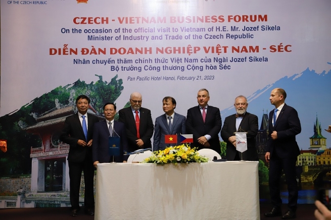 Khai thác tiềm năng đầu tư thương mại trong quan hệ Việt Nam - Cộng hòa Séc Khai thác tiềm năng đầu tư thương mại trong quan hệ Việt Nam - Cộng hòa Séc