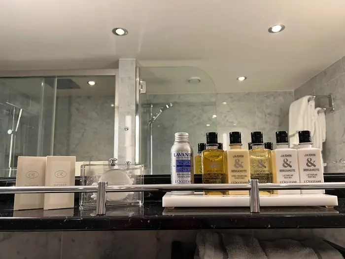 Bên trong phòng nghỉ trên siêu du thuyền vừa cập bến Nha Trang