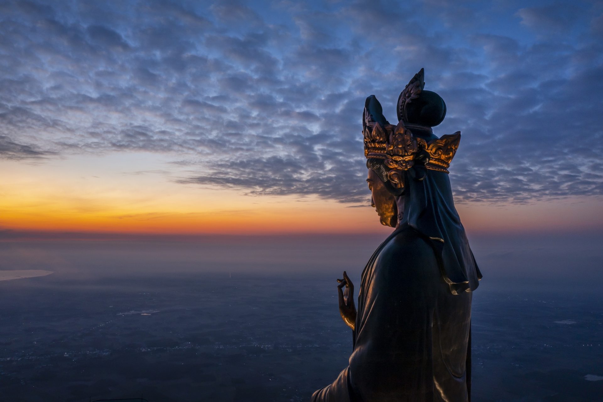 Đến núi Bà Đen Tây Ninh, vãn những chùa nào? Đến núi Bà Đen Tây Ninh, vãn những chùa nào?