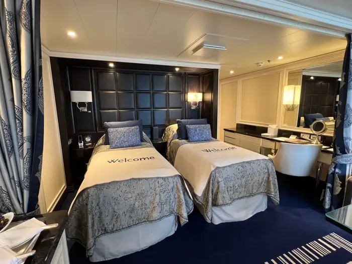 Bên trong phòng nghỉ trên siêu du thuyền vừa cập bến Nha Trang