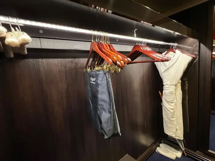 Bên trong phòng nghỉ trên siêu du thuyền vừa cập bến Nha Trang