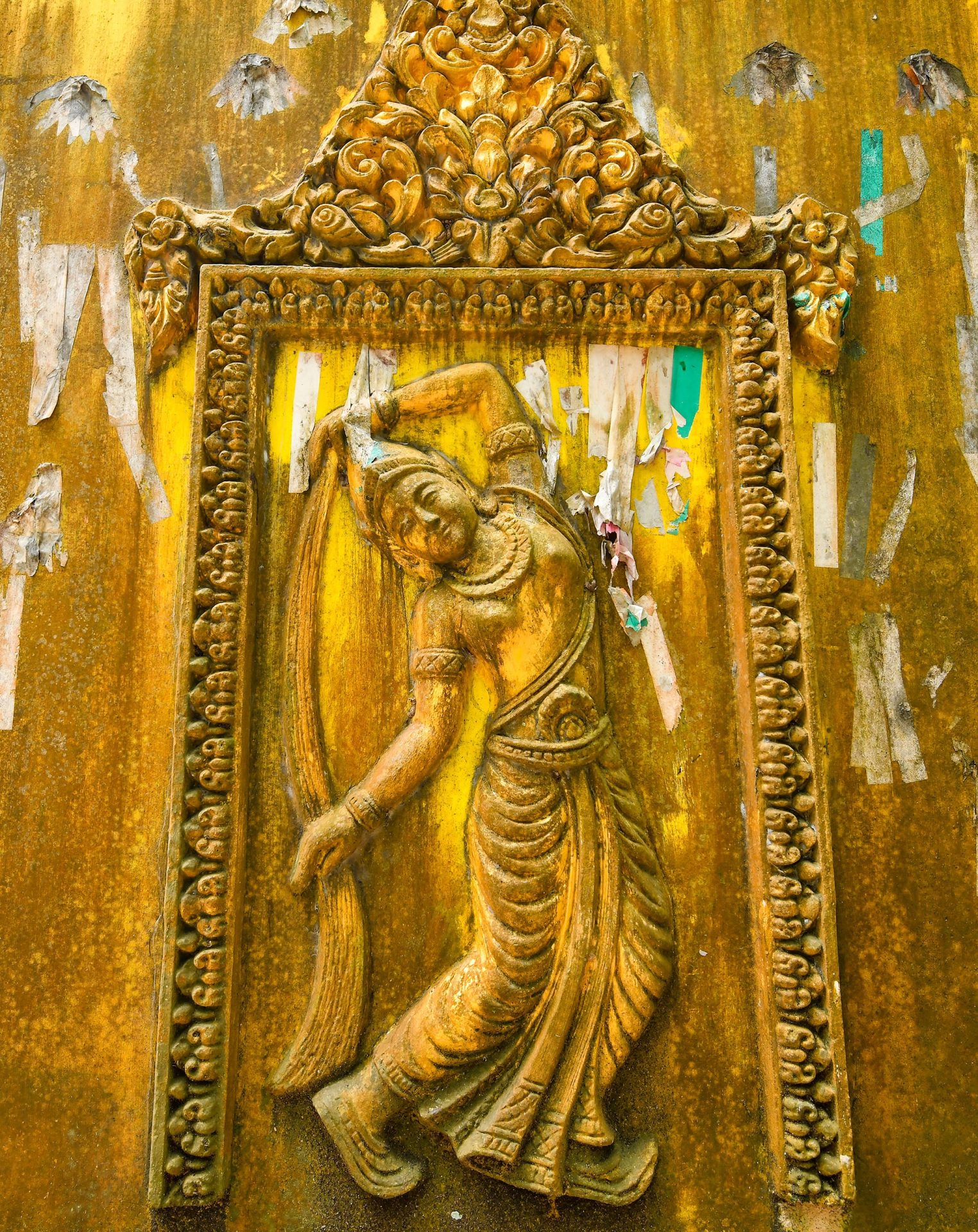 Ngôi chùa hơn 400 tuổi có hàng nghìn con dơi ở miền Tây