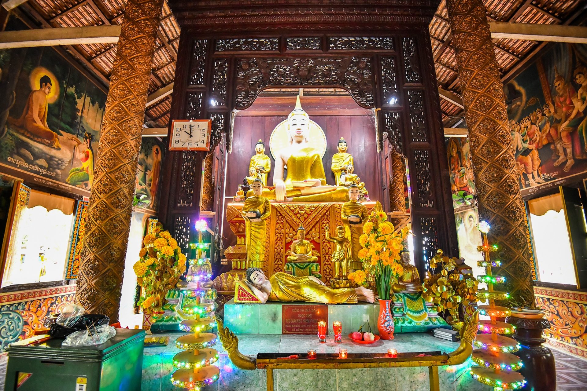 Ngôi chùa hơn 400 tuổi có hàng nghìn con dơi ở miền Tây