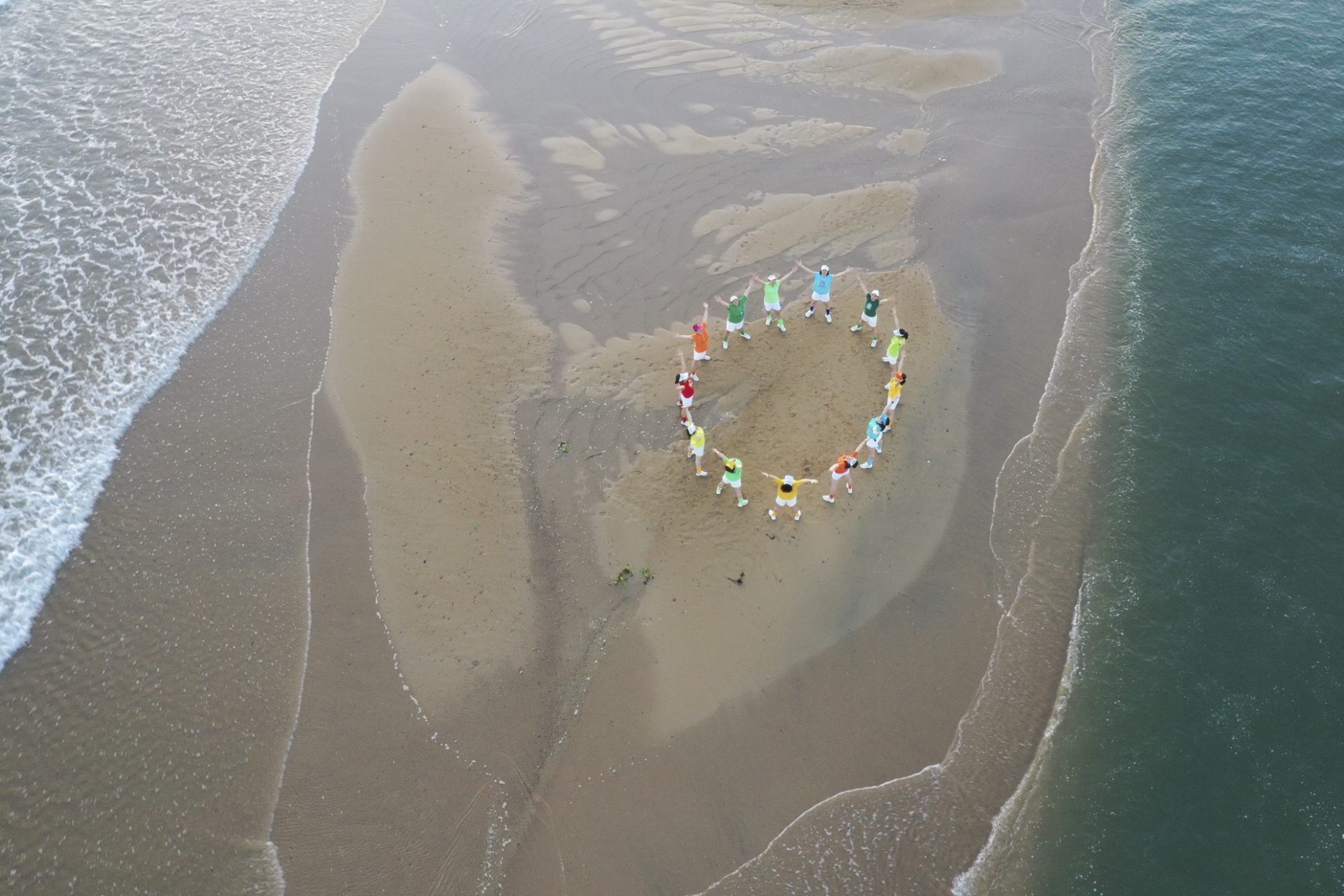 Cồn cát hình trái tim bên chân cầu Cổ Lũy