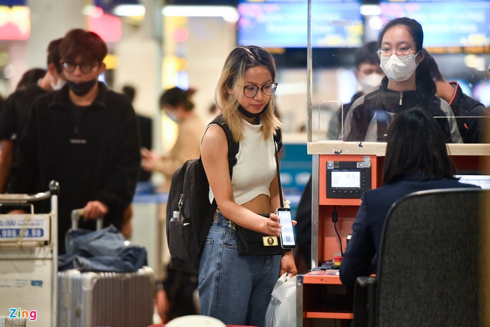 Giá vé máy bay dịp 30/4 tăng cao