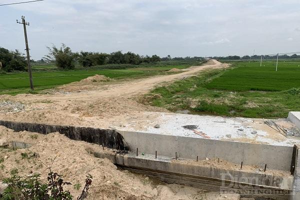 Quảng Nam: Vật liệu tăng giá, nhà thầu chịu thiệt Quảng Nam: Vật liệu tăng giá, nhà thầu chịu thiệt