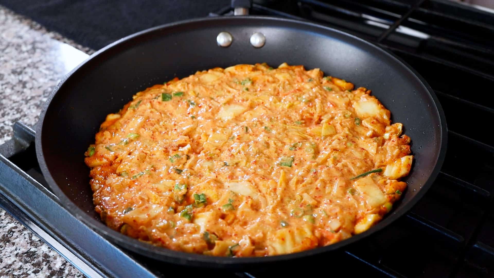 Cách làm pancake kim chi cho tín đồ ăn cay Cách làm pancake kim chi cho tín đồ ăn cay