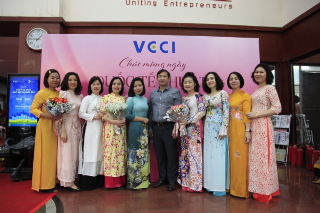 Công đoàn VCCI tổ chức chương trình kỷ niệm Ngày Quốc tế Phụ nữ Công đoàn VCCI tổ chức chương trình kỷ niệm Ngày Quốc tế Phụ nữ