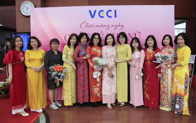Công đoàn VCCI tổ chức chương trình kỷ niệm Ngày Quốc tế Phụ nữ Công đoàn VCCI tổ chức chương trình kỷ niệm Ngày Quốc tế Phụ nữ
