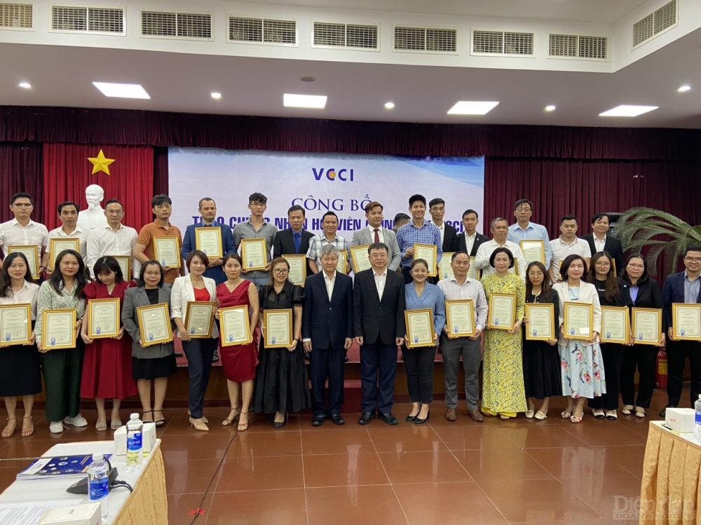 Thêm 35 doanh nghiệp trở thành Hội viên chính thức của VCCI Thêm 35 doanh nghiệp trở thành Hội viên chính thức của VCCI
