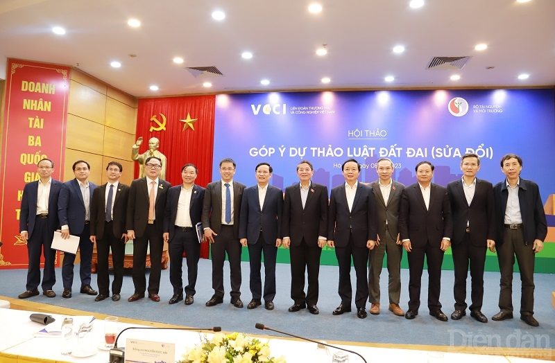 Luật Đất đai sửa đổi - Tạo điều kiện thuận lợi để doanh nghiệp tiếp cận đất đai Luật Đất đai sửa đổi - Tạo điều kiện thuận lợi để doanh nghiệp tiếp cận đất đai