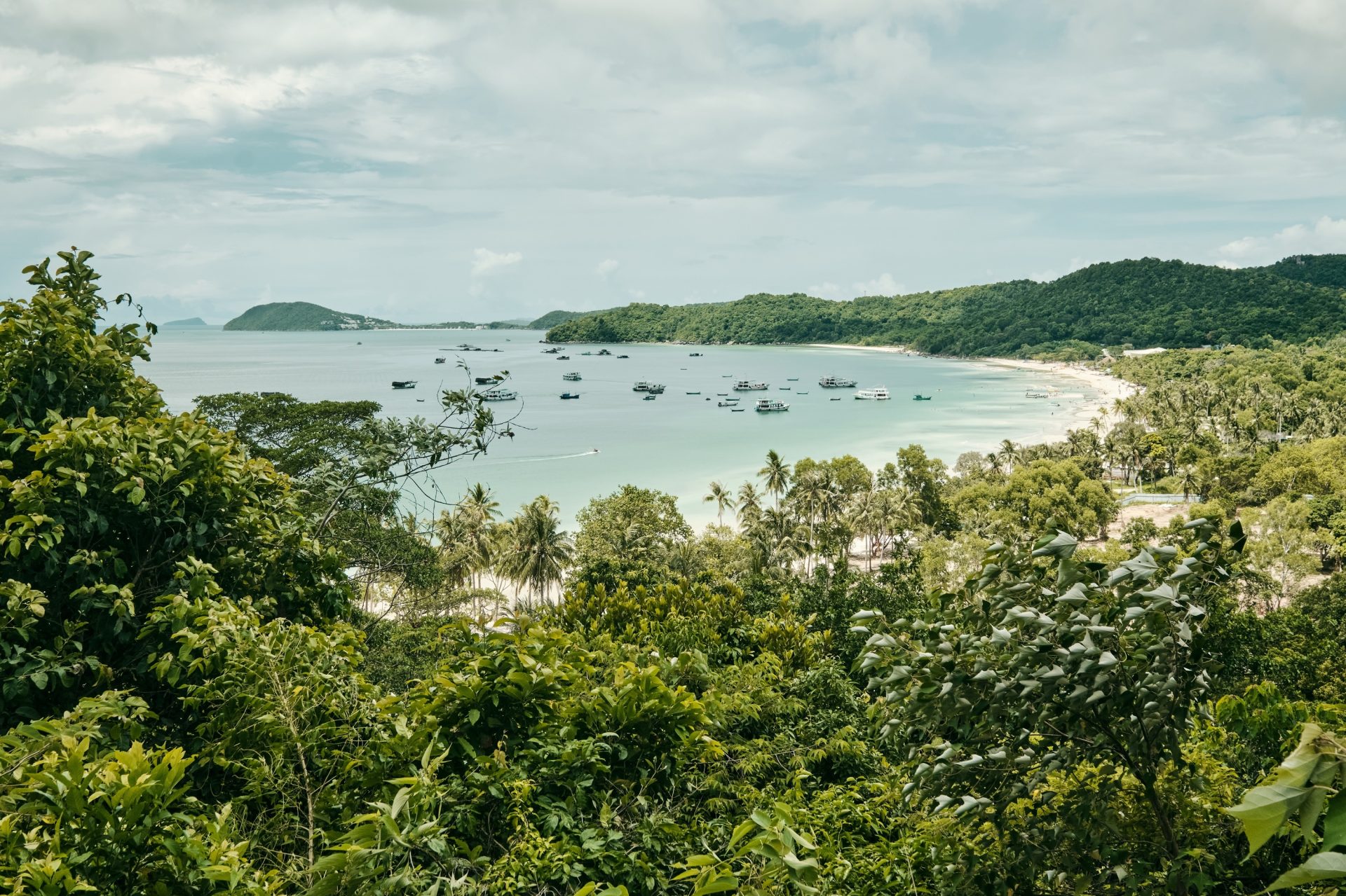 ‘Giấc mơ vươn tới ngôi sao’ của bãi biển trứ danh Phú Quốc