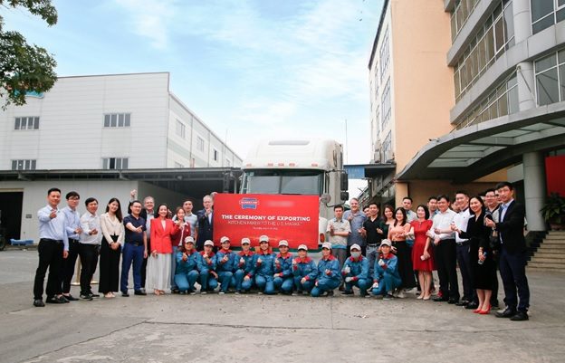 Sunhouse lên Amazon: Bước ra ngoài mới biết Sunhouse trong nước là Vua Chảo, bên ngoài được xếp là ‘lính’ hay là ‘quan’? Sunhouse lên Amazon: Bước ra ngoài mới biết Sunhouse trong nước là Vua Chảo, bên ngoài được xếp là ‘lính’ hay là ‘quan’?