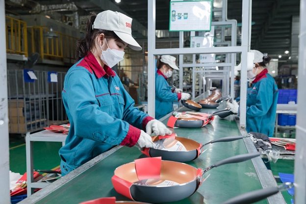 Sunhouse lên Amazon: Bước ra ngoài mới biết Sunhouse trong nước là Vua Chảo, bên ngoài được xếp là ‘lính’ hay là ‘quan’? Sunhouse lên Amazon: Bước ra ngoài mới biết Sunhouse trong nước là Vua Chảo, bên ngoài được xếp là ‘lính’ hay là ‘quan’?