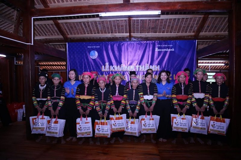 Khánh thành Nhà văn hóa cộng đồng đồng bào dân tộc Lô Lô tại Cao Bằng Khánh thành Nhà văn hóa cộng đồng đồng bào dân tộc Lô Lô tại Cao Bằng