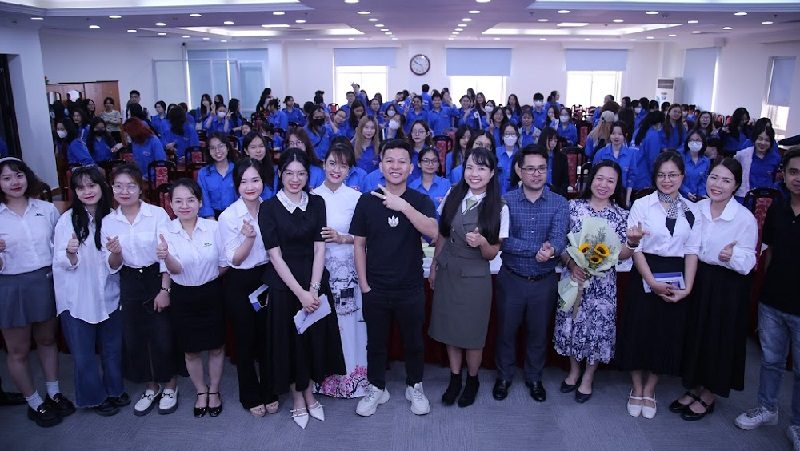 Phát động cuộc thi viết “Trang sách thay đổi đời tôi” năm 2023 Phát động cuộc thi viết “Trang sách thay đổi đời tôi” năm 2023