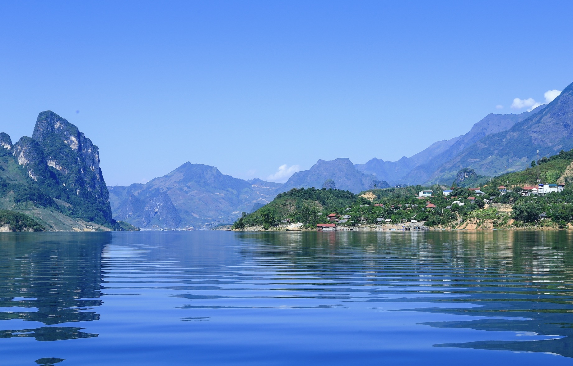 Tây Bắc không chỉ có Sa Pa, Mộc Châu Tây Bắc không chỉ có Sa Pa, Mộc Châu