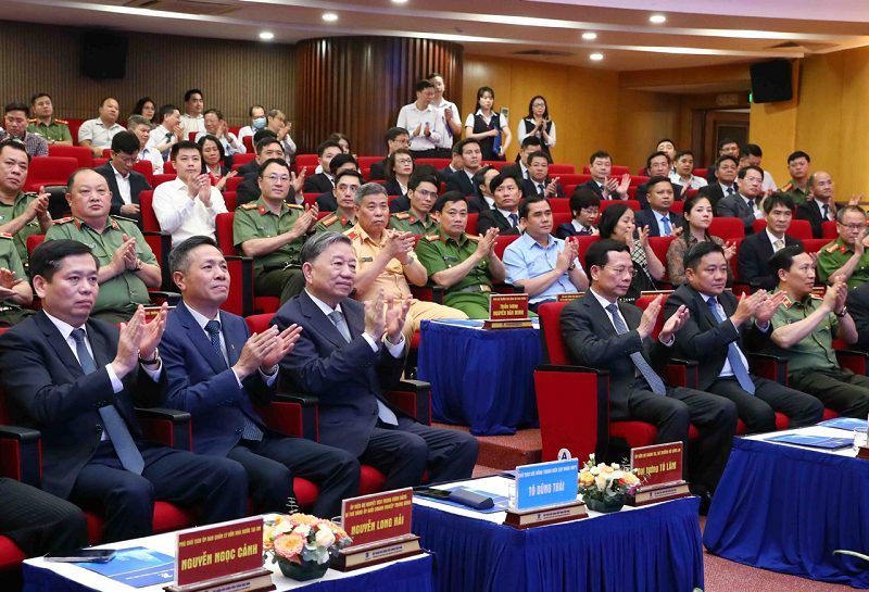 Bộ Công an và Tập đoàn VNPT ký kết thỏa thuận hợp tác Bộ Công an và Tập đoàn VNPT ký kết thỏa thuận hợp tác