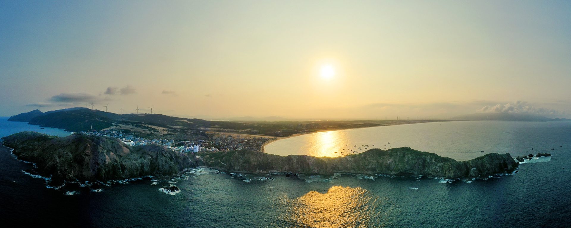 Eo Cửa Gió hình yên ngựa ở phố biển Quy Nhơn