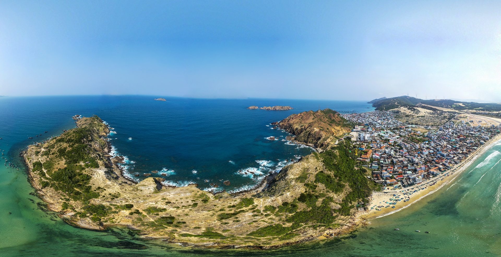 Eo Cửa Gió hình yên ngựa ở phố biển Quy Nhơn