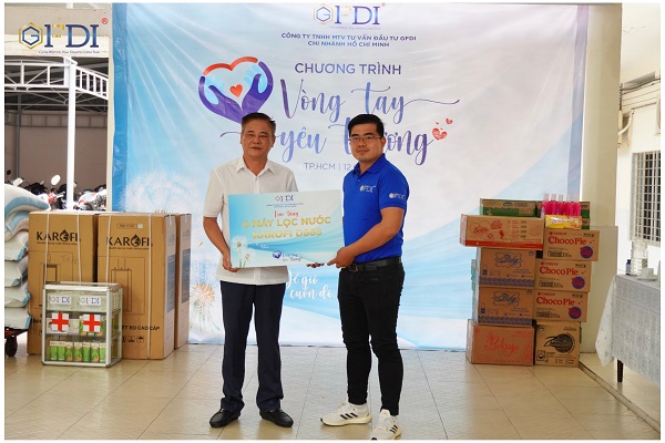 Nhiều món quà ý nghĩa từ chương trình “Vòng tay yêu thương” của GFDI TP HCM Nhiều món quà ý nghĩa từ chương trình “Vòng tay yêu thương” của GFDI TP HCM