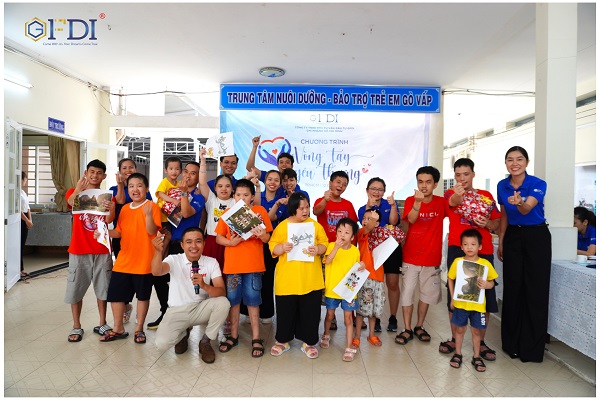 Nhiều món quà ý nghĩa từ chương trình “Vòng tay yêu thương” của GFDI TP HCM Nhiều món quà ý nghĩa từ chương trình “Vòng tay yêu thương” của GFDI TP HCM