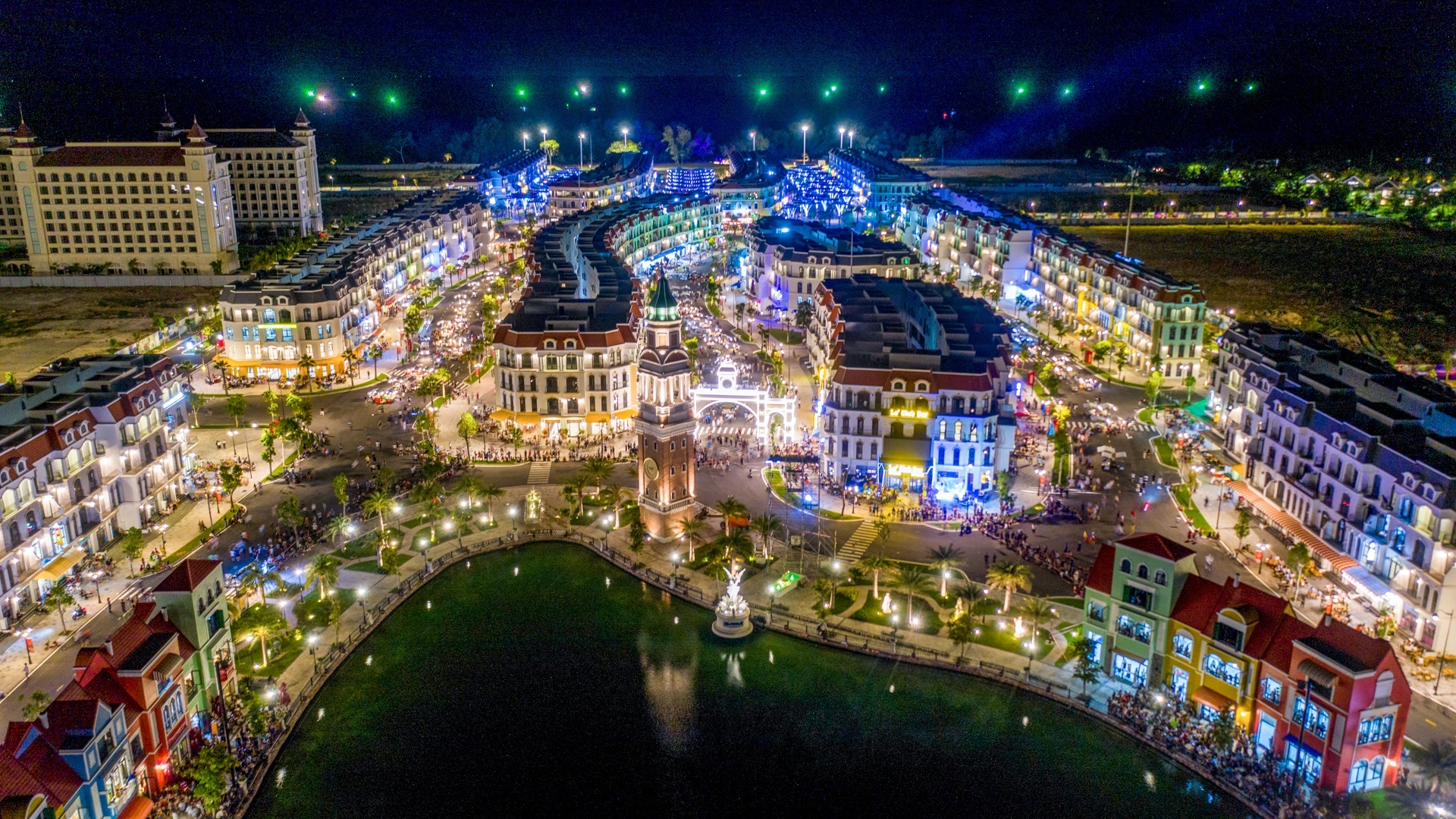 Khách giảm nhưng Phú Quốc chưa hết hot