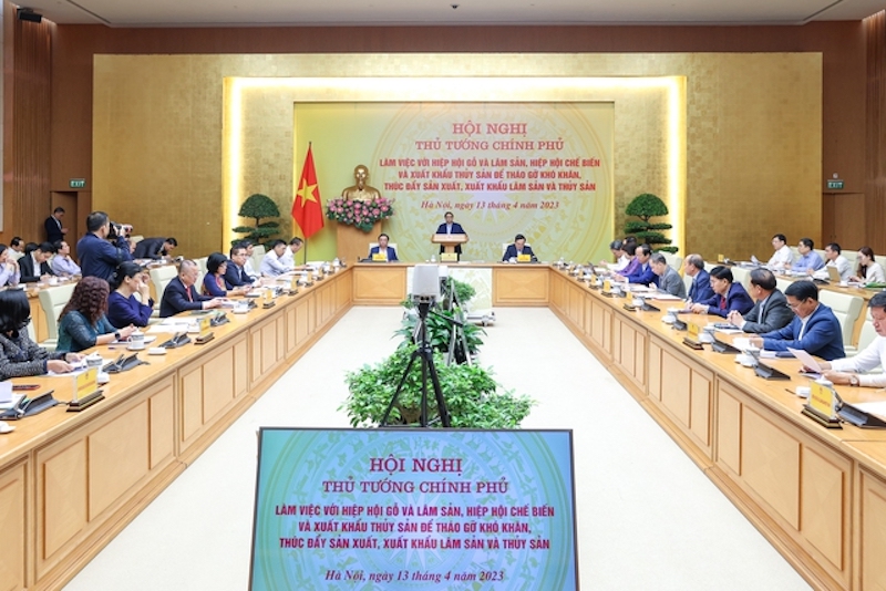 Thủ tướng chỉ đạo tháo gỡ khó khăn cho doanh nghiệp ngành gỗ và thuỷ sản Thủ tướng chỉ đạo tháo gỡ khó khăn cho doanh nghiệp ngành gỗ và thuỷ sản