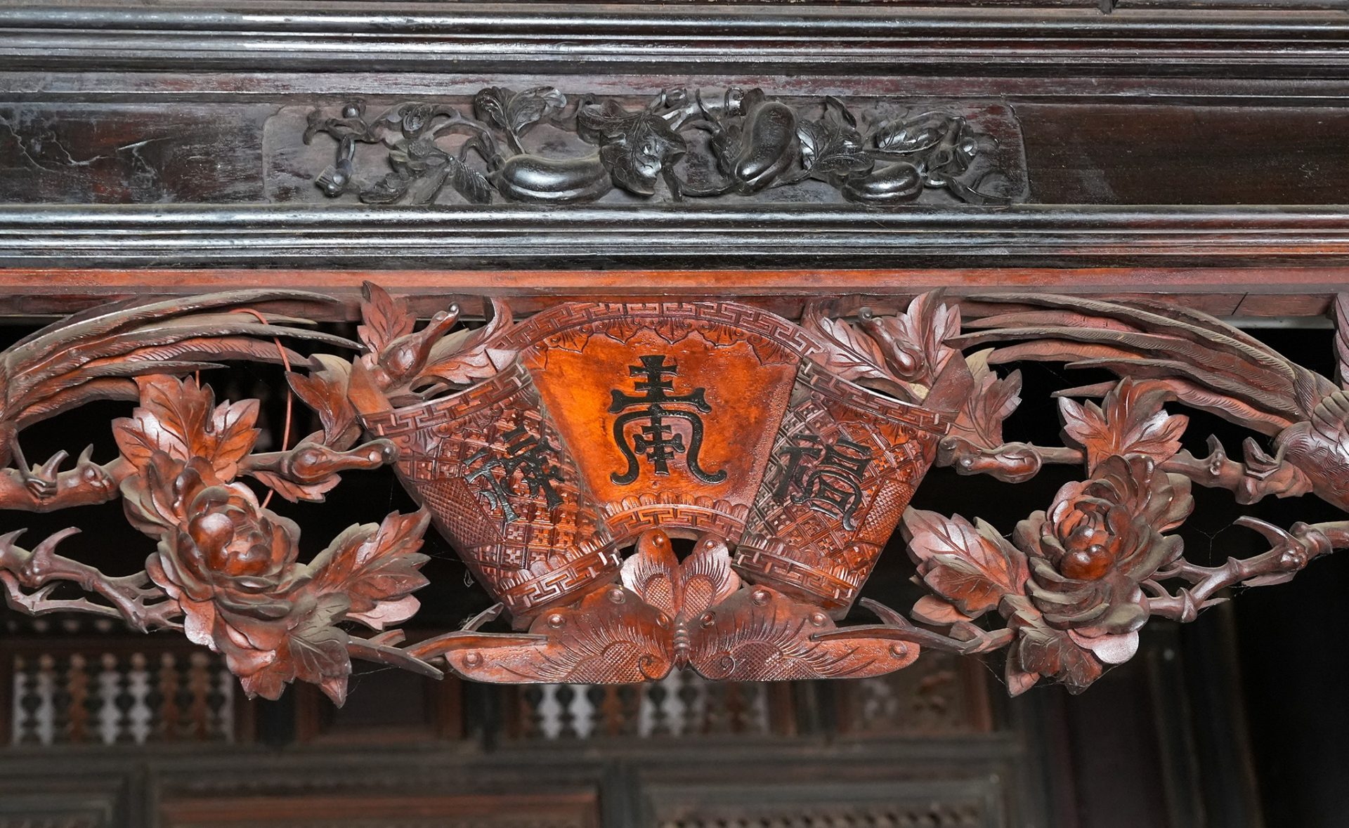 Ngôi nhà trăm cột trên 120 năm tuổi ở miền Tây