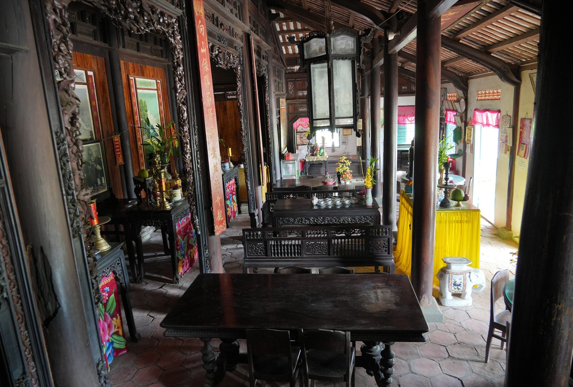 Ngôi nhà trăm cột trên 120 năm tuổi ở miền Tây