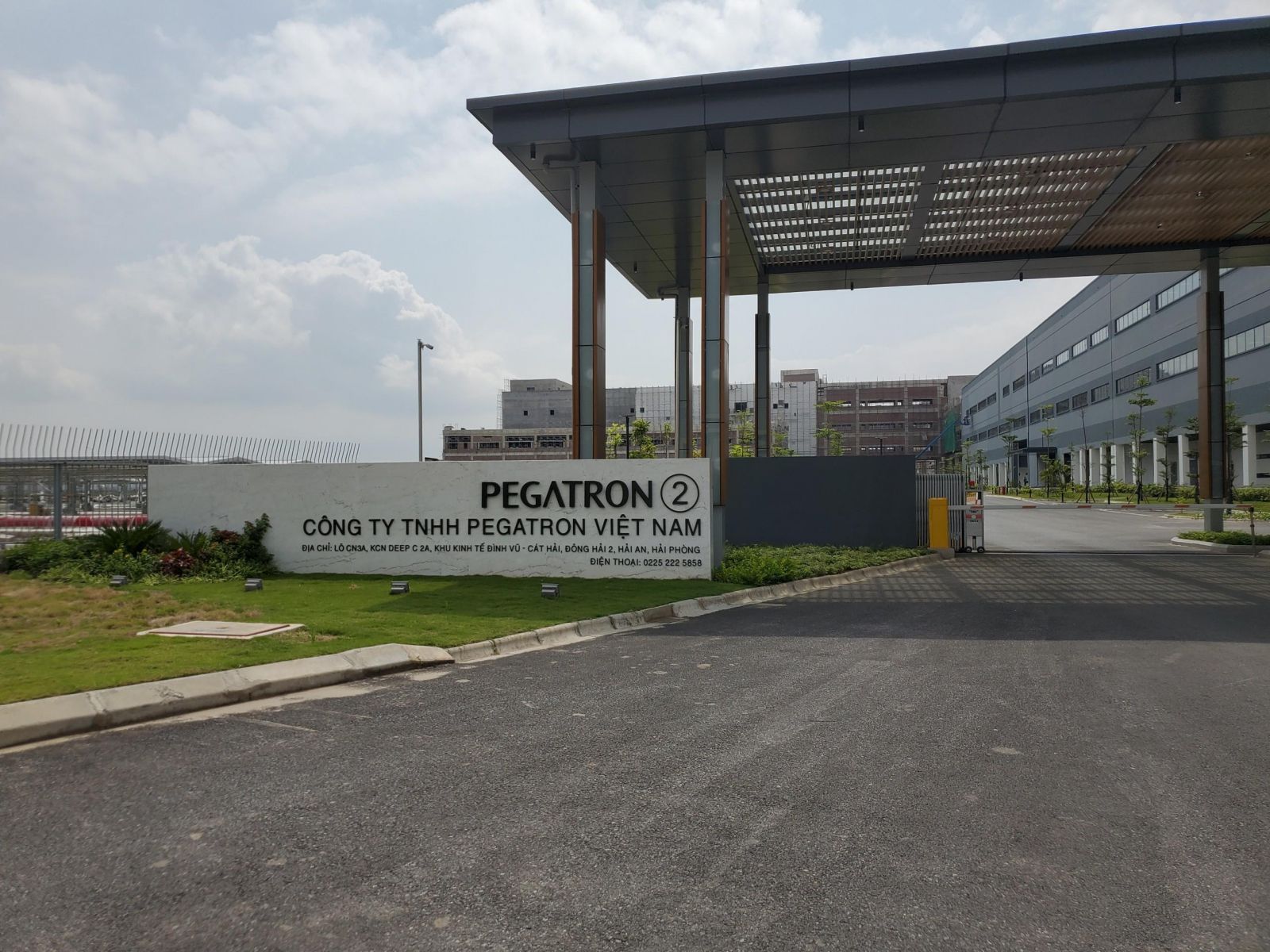 Quanta Computer và cuộc đa dạng hóa sản xuất tại Việt Nam Quanta Computer và cuộc đa dạng hóa sản xuất tại Việt Nam