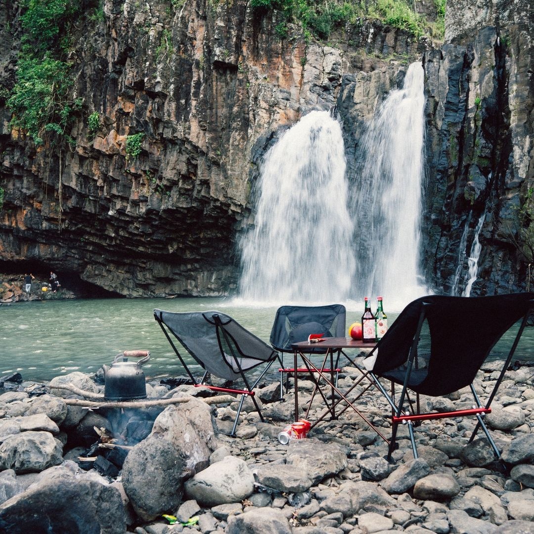 Vẻ đẹp thác Vực Hòm giữa lòng Phú Yên Vẻ đẹp thác Vực Hòm giữa lòng Phú Yên