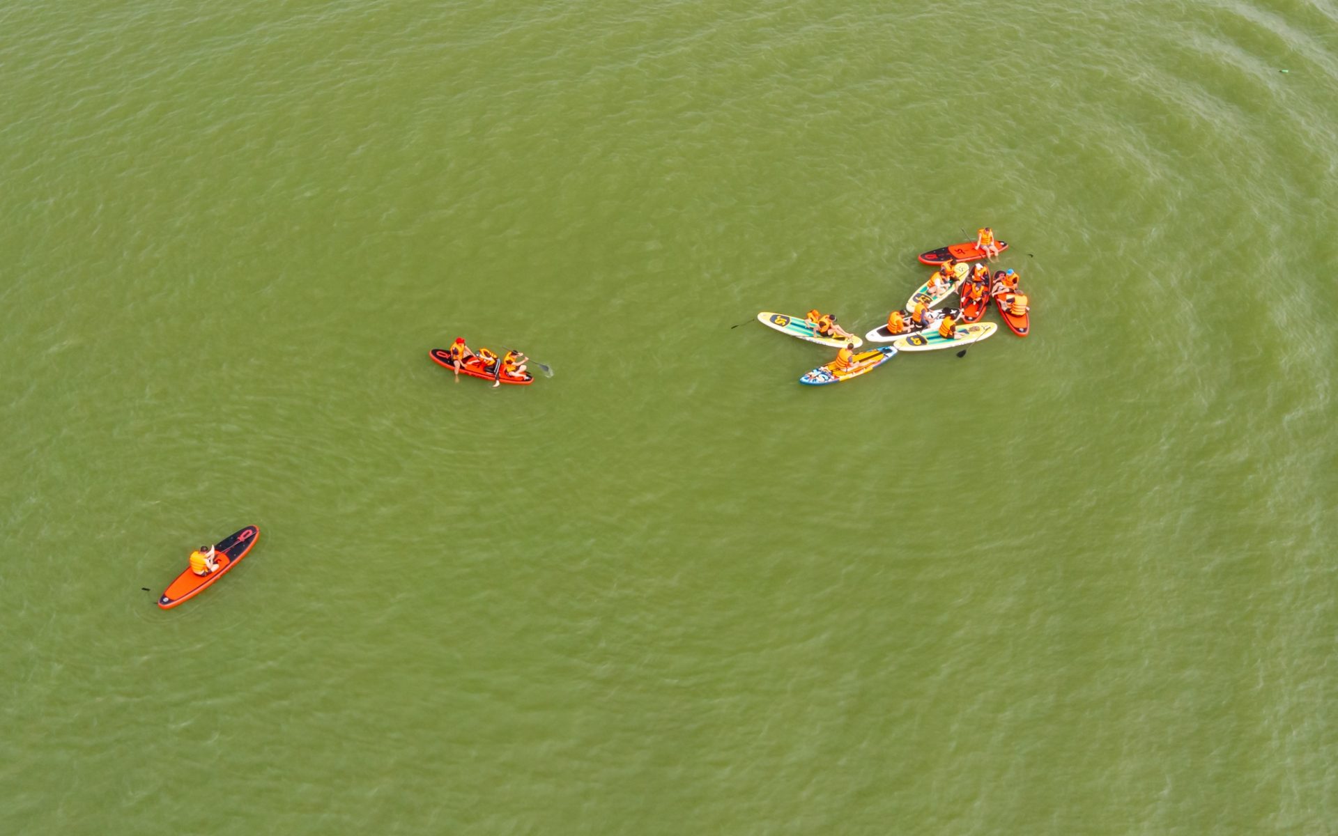 Vẫn có thể cắm trại quanh hồ Trị An