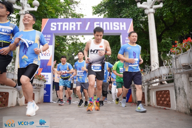 Công đoàn VCCI tổ chức Giải chạy chào mừng kỷ niệm 60 năm Ngày truyền thống VCCI Công đoàn VCCI tổ chức Giải chạy chào mừng kỷ niệm 60 năm Ngày truyền thống VCCI