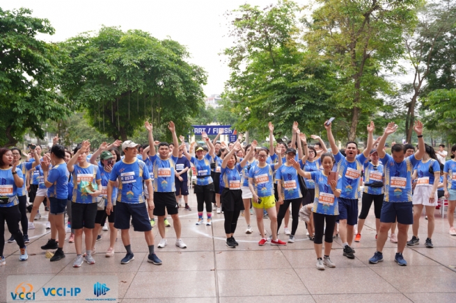Công đoàn VCCI tổ chức Giải chạy chào mừng kỷ niệm 60 năm Ngày truyền thống VCCI Công đoàn VCCI tổ chức Giải chạy chào mừng kỷ niệm 60 năm Ngày truyền thống VCCI