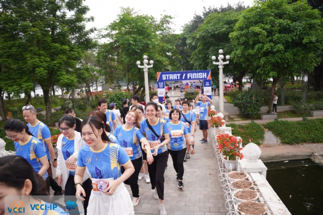 Công đoàn VCCI tổ chức Giải chạy chào mừng kỷ niệm 60 năm Ngày truyền thống VCCI Công đoàn VCCI tổ chức Giải chạy chào mừng kỷ niệm 60 năm Ngày truyền thống VCCI