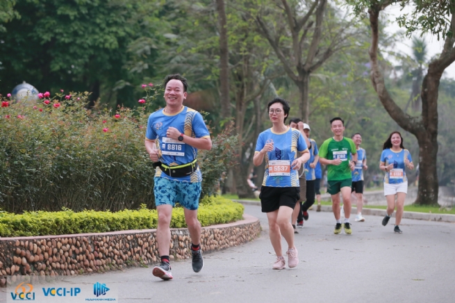 Công đoàn VCCI tổ chức Giải chạy chào mừng kỷ niệm 60 năm Ngày truyền thống VCCI Công đoàn VCCI tổ chức Giải chạy chào mừng kỷ niệm 60 năm Ngày truyền thống VCCI