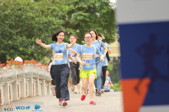 Công đoàn VCCI tổ chức Giải chạy chào mừng kỷ niệm 60 năm Ngày truyền thống VCCI Công đoàn VCCI tổ chức Giải chạy chào mừng kỷ niệm 60 năm Ngày truyền thống VCCI